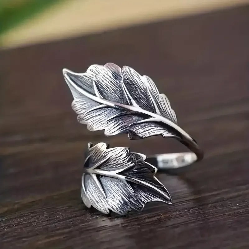 Adjustable vintage 925 silver leaf-shaped ring