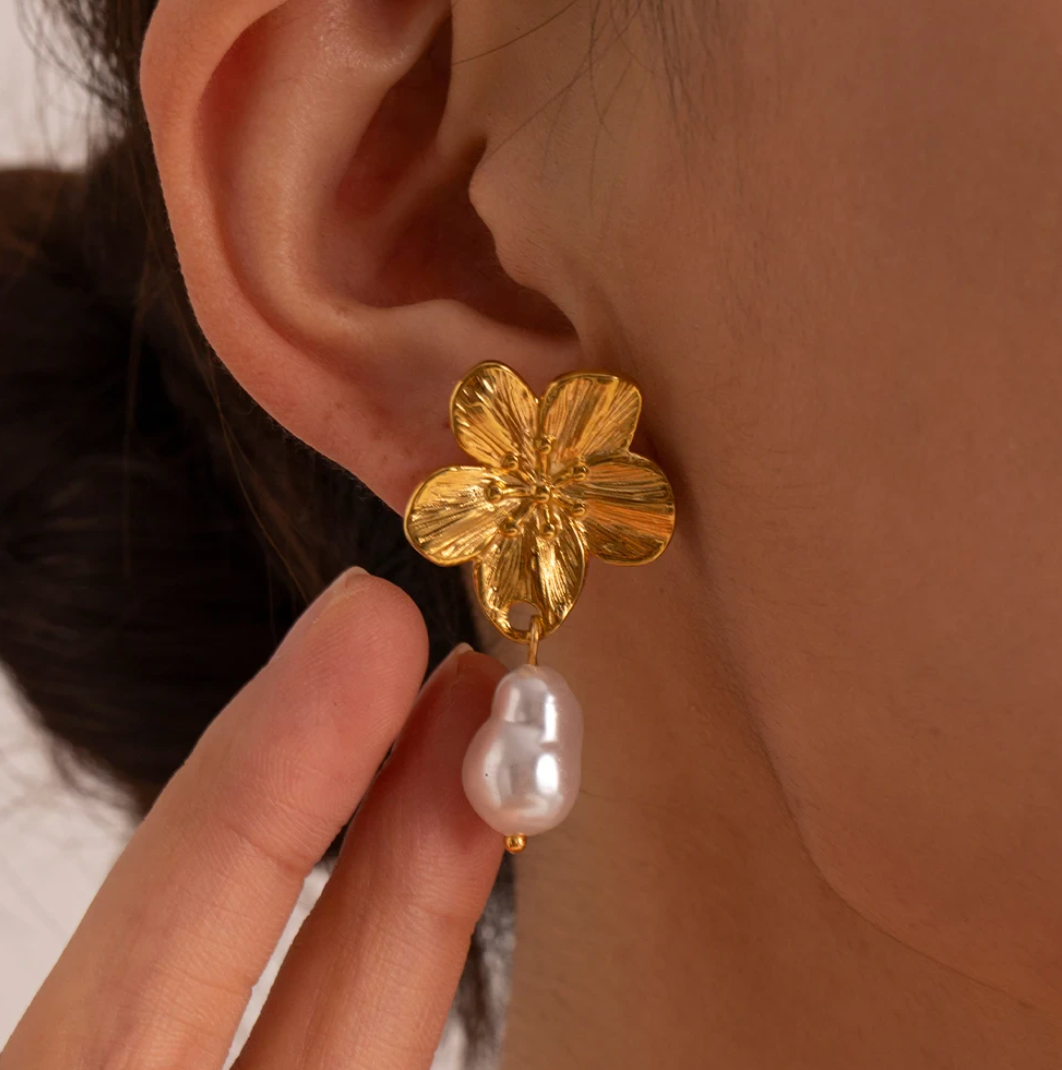 18-carat gold-plated flower and pearl drop earrings