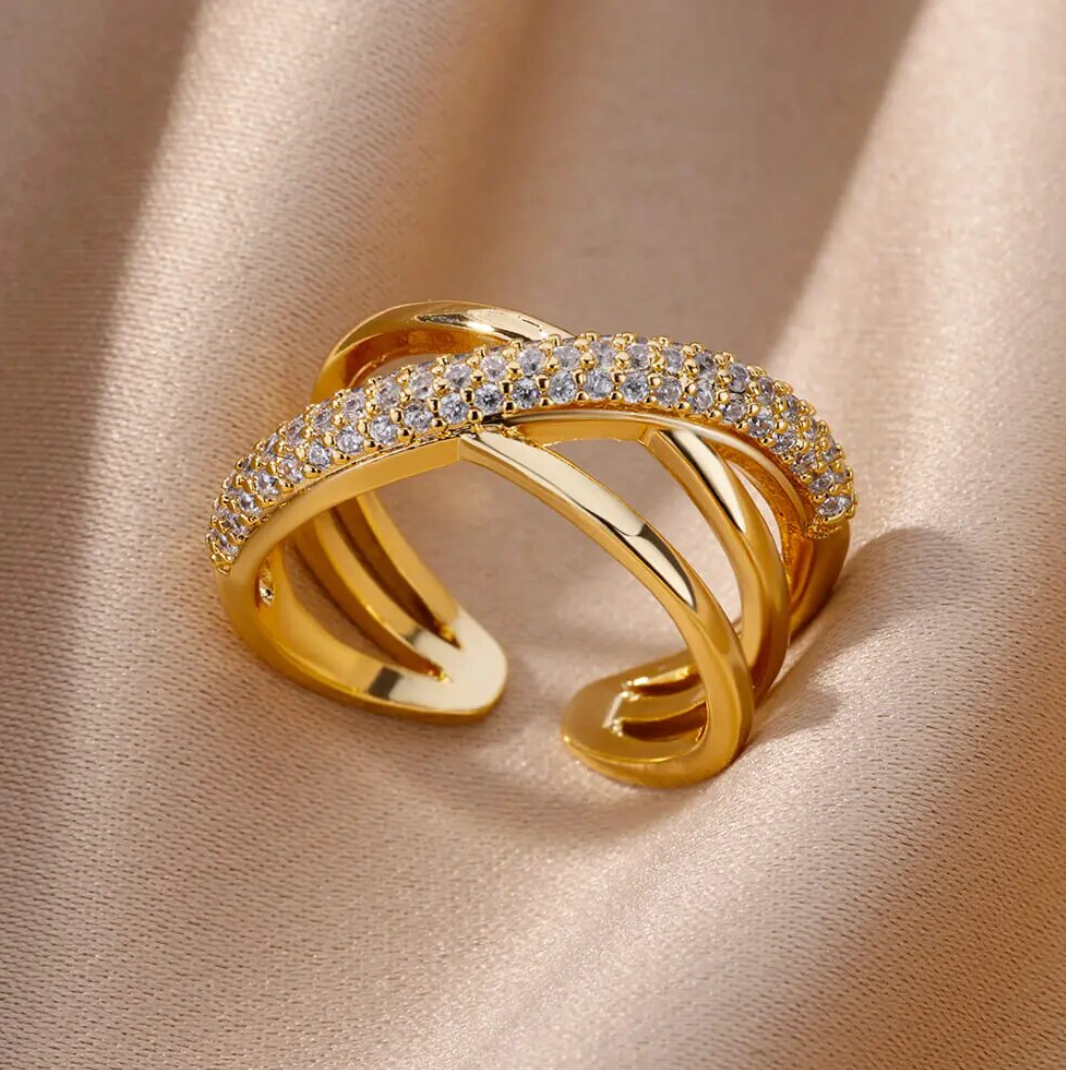 18-carat gold-plated Intertwined Paths ring with zircons