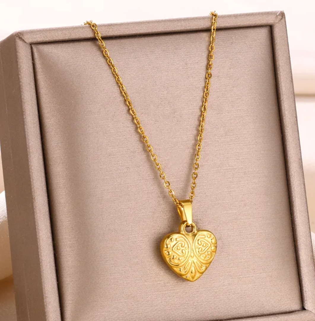 18-carat gold-plated Maya heart necklace