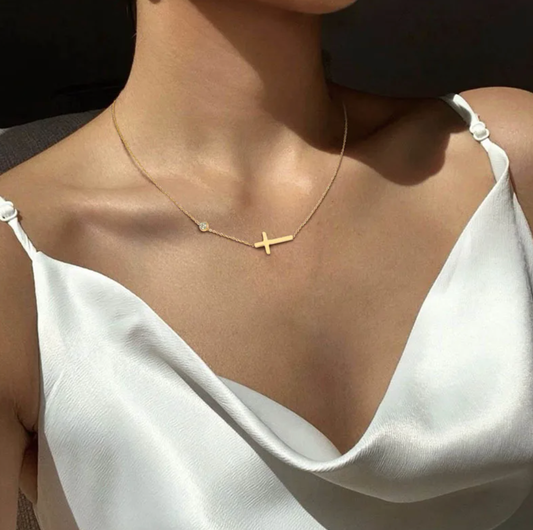 18-carat gold-plated necklace with a cross and classic rhinestone