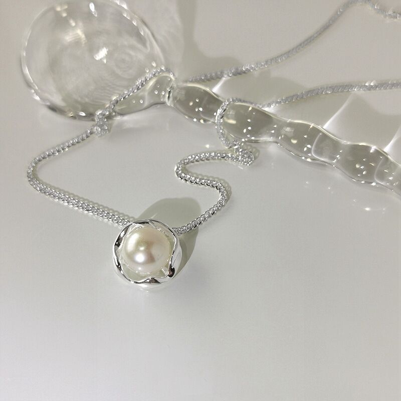 Fiona pearl necklace