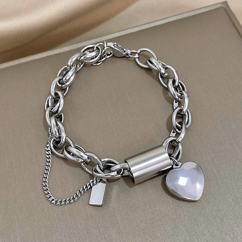 Thick Heartened Bracelet | Gold