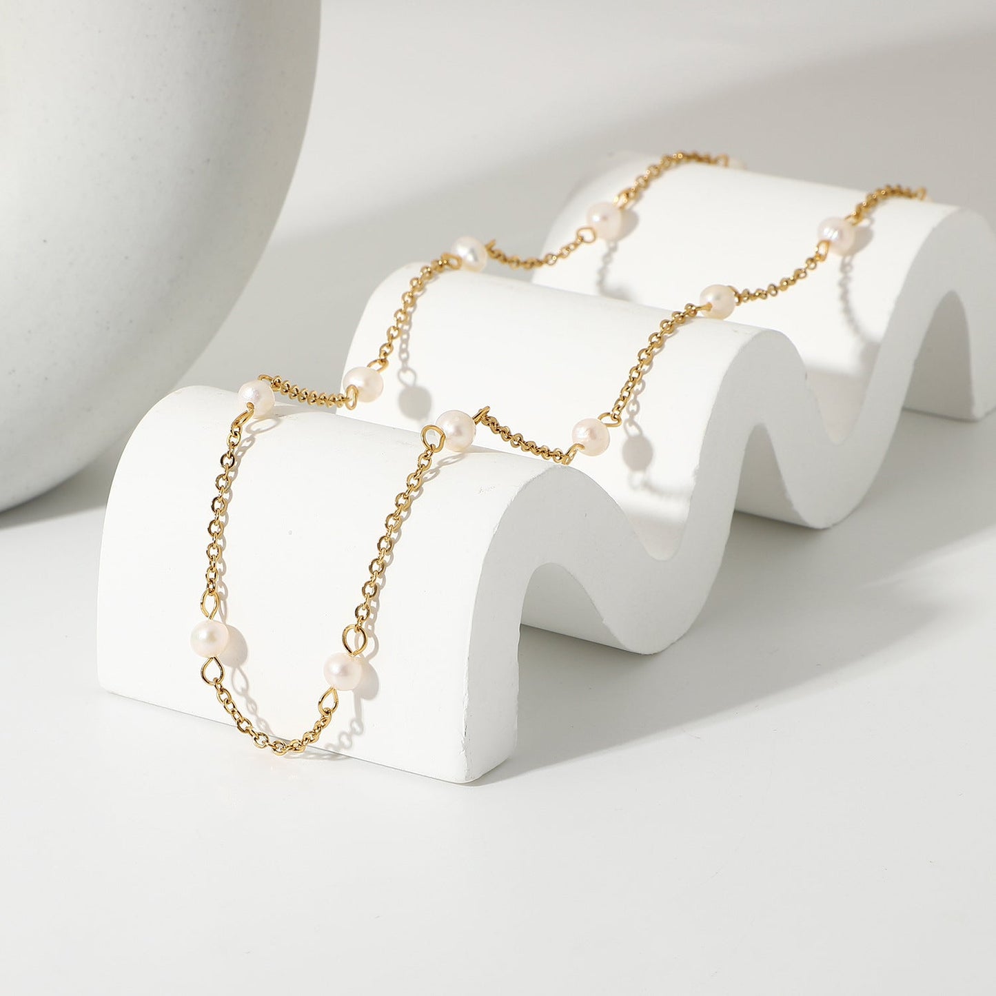 Isle freshwater pearl necklace