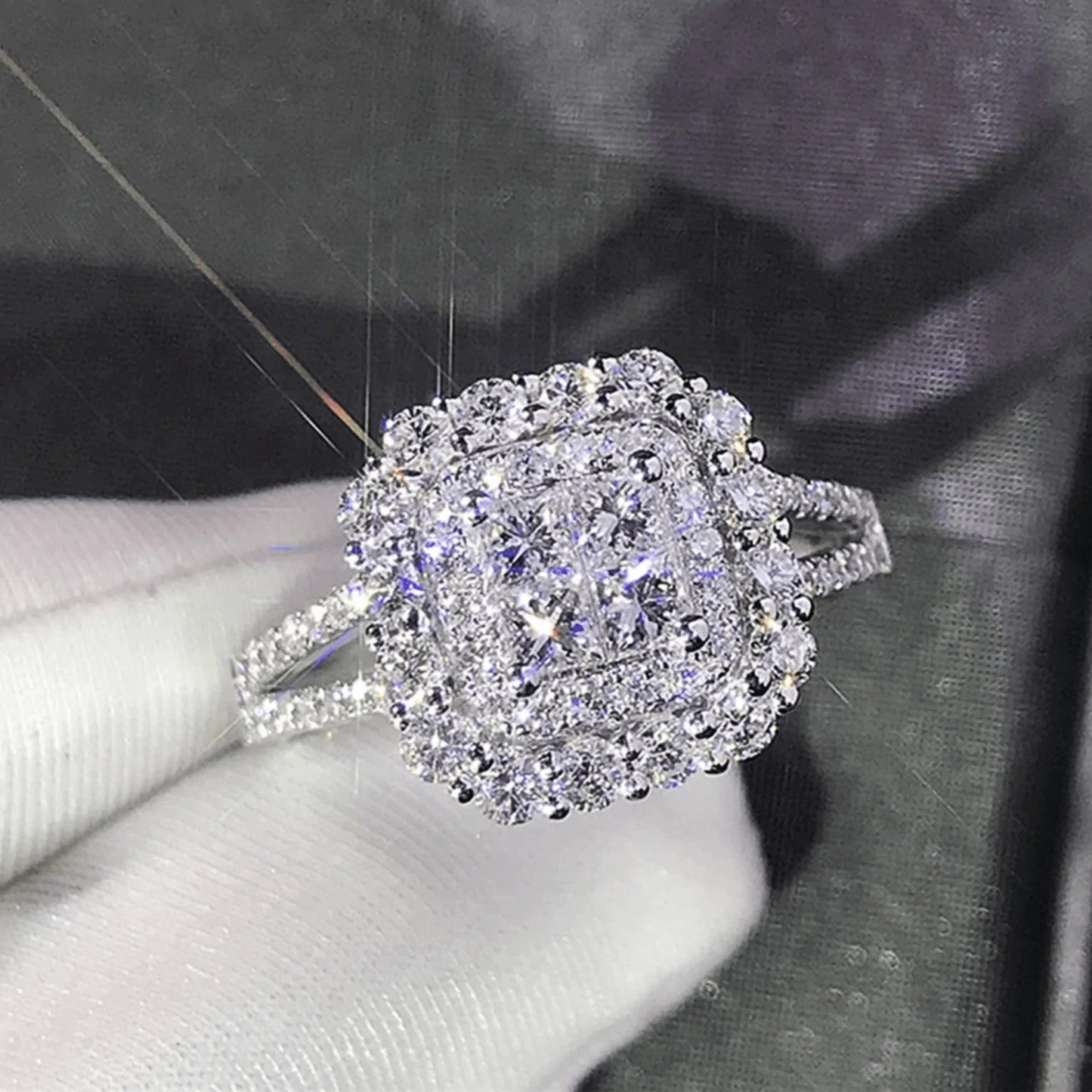 Gabrielle square cushion ring