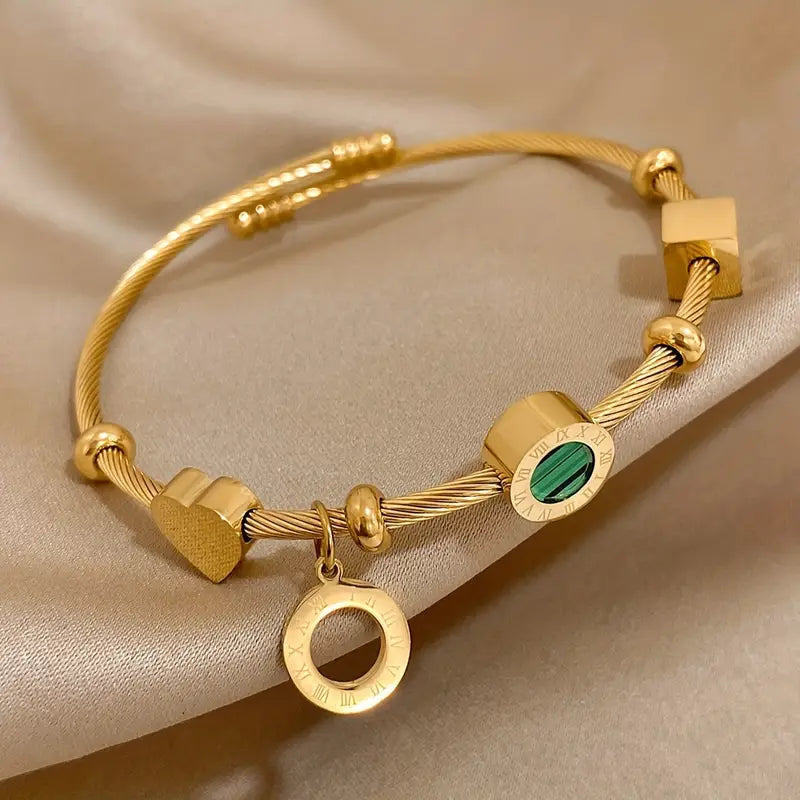 Zarina Exquisite Emerald Ring Set | Gold