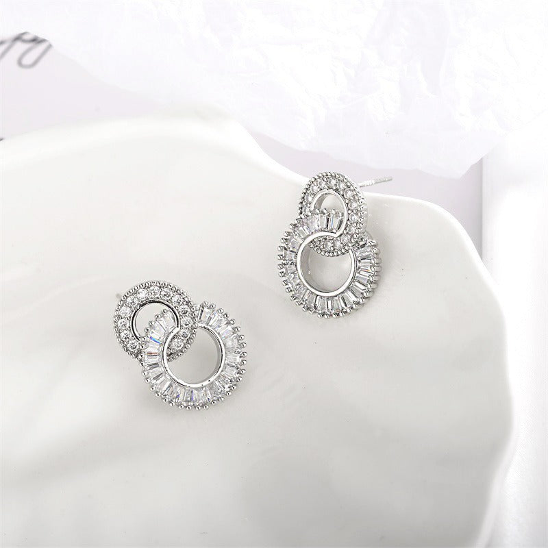 Elise interlocking circle earrings