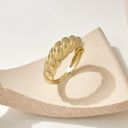 Crescent Ring | Gold