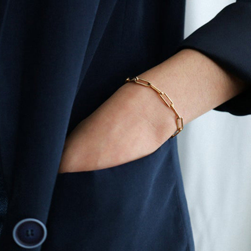 Delicate layered ring with disruptive design
