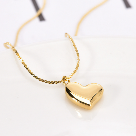 Dorothea golden heart necklace