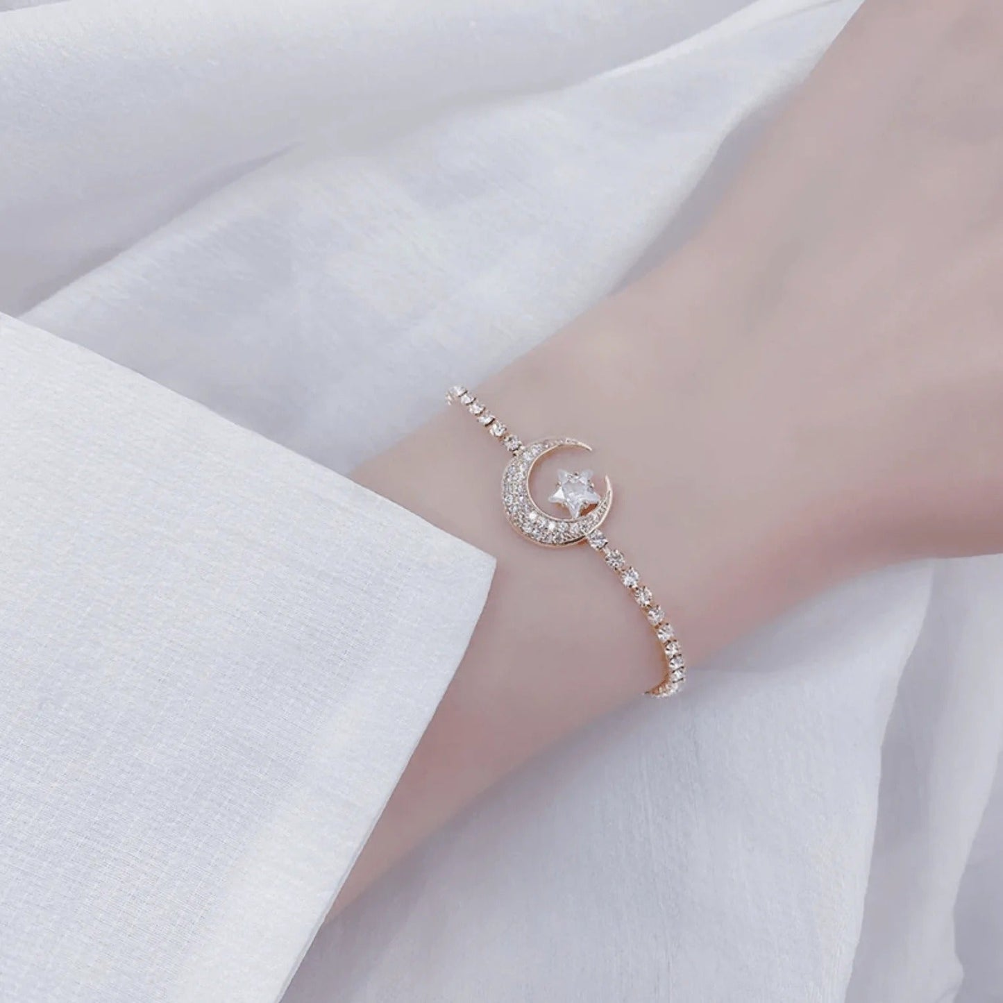 Cascade twin ring set with zircons