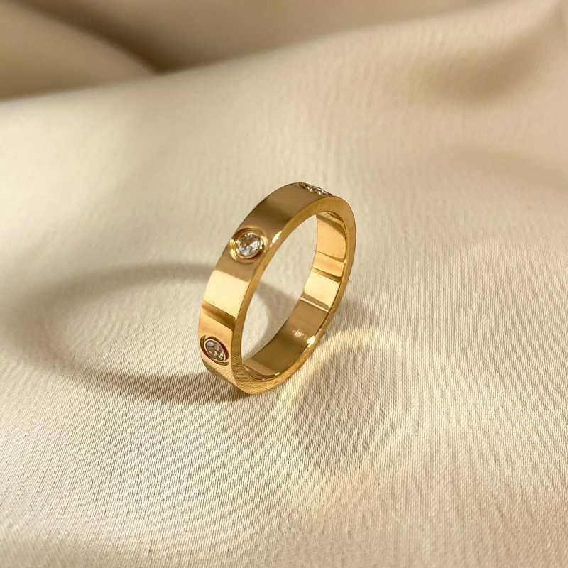 Roseane band ring