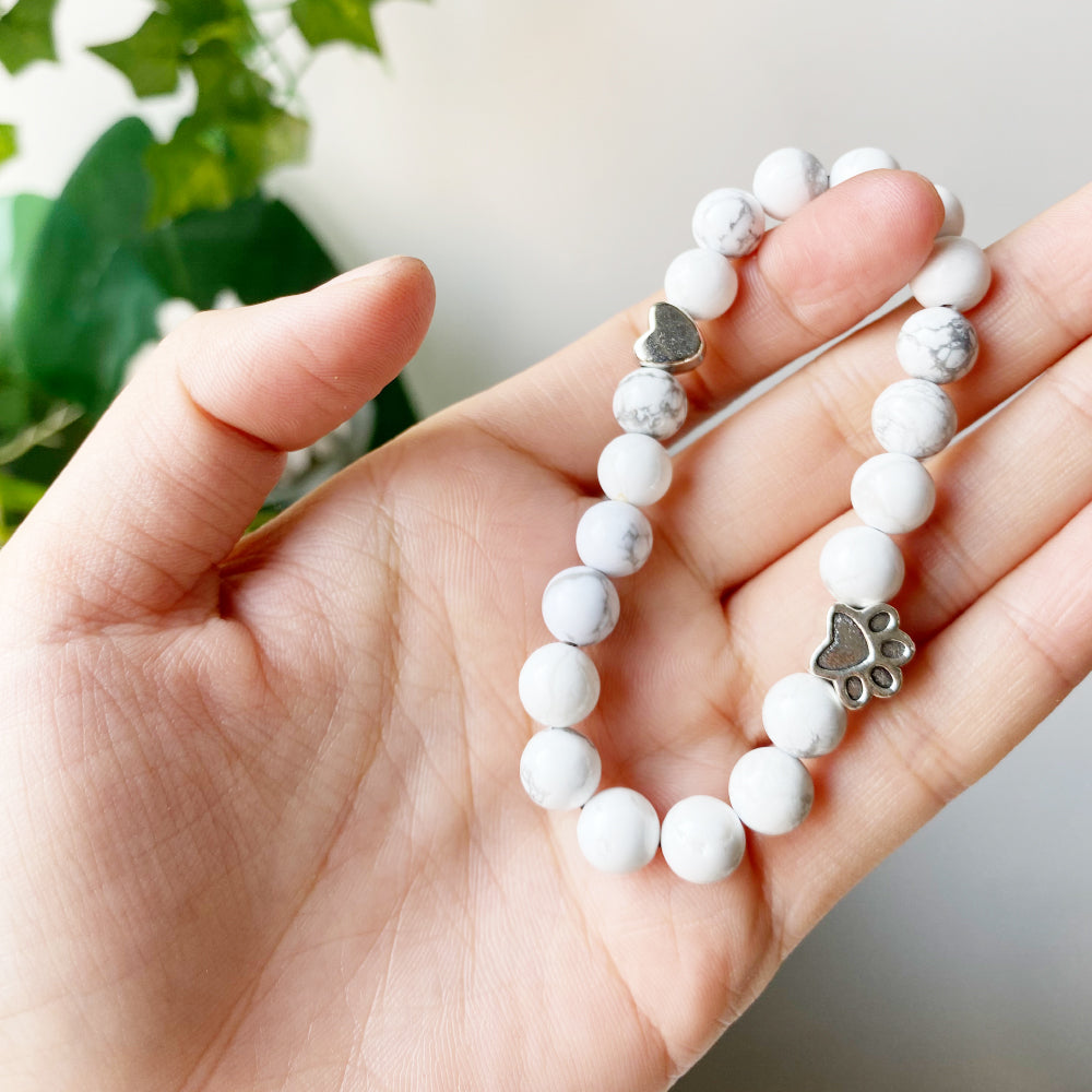 Natural Gemstone Bracelet with Paw and Heart Charm – Artisanal Design