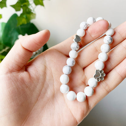 Natural Gemstone Bracelet with Paw and Heart Charm – Artisanal Design