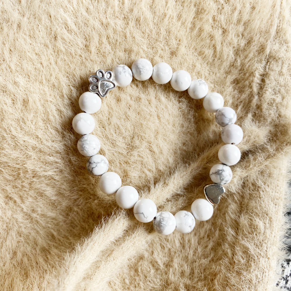 Natural Gemstone Bracelet with Paw and Heart Charm – Artisanal Design