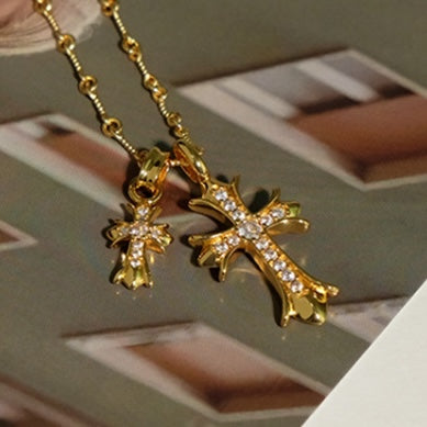 Wandering Sparkle Necklace