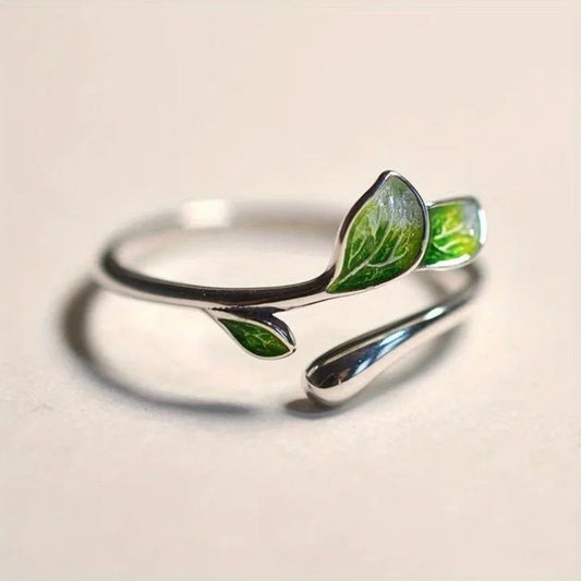 Adjustable enameled leaf-shaped ring with sterling silver 925 plating