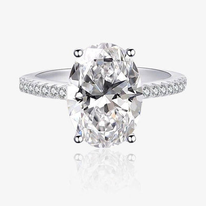 Ivyial oval cut ring