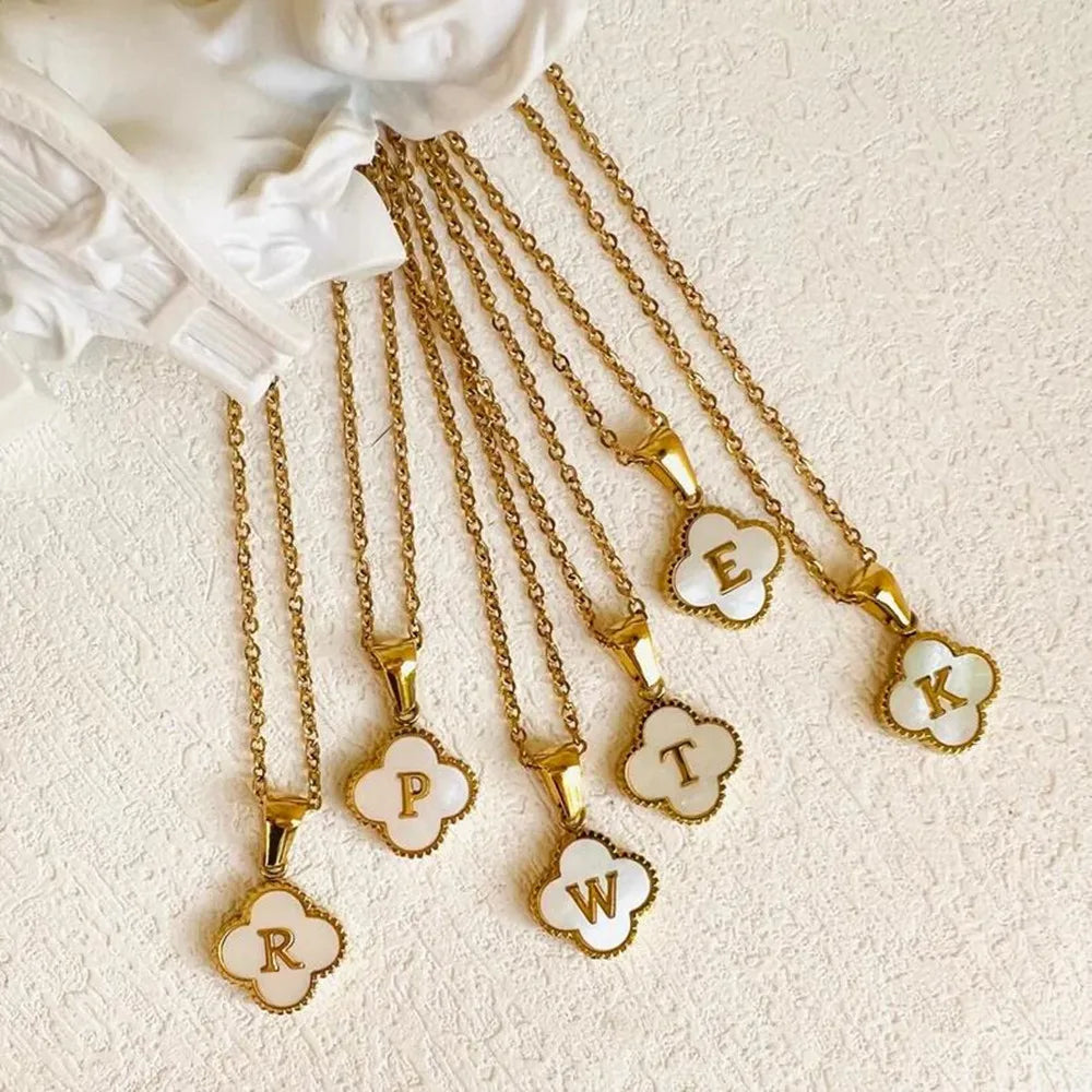 Clover-shaped initial necklace