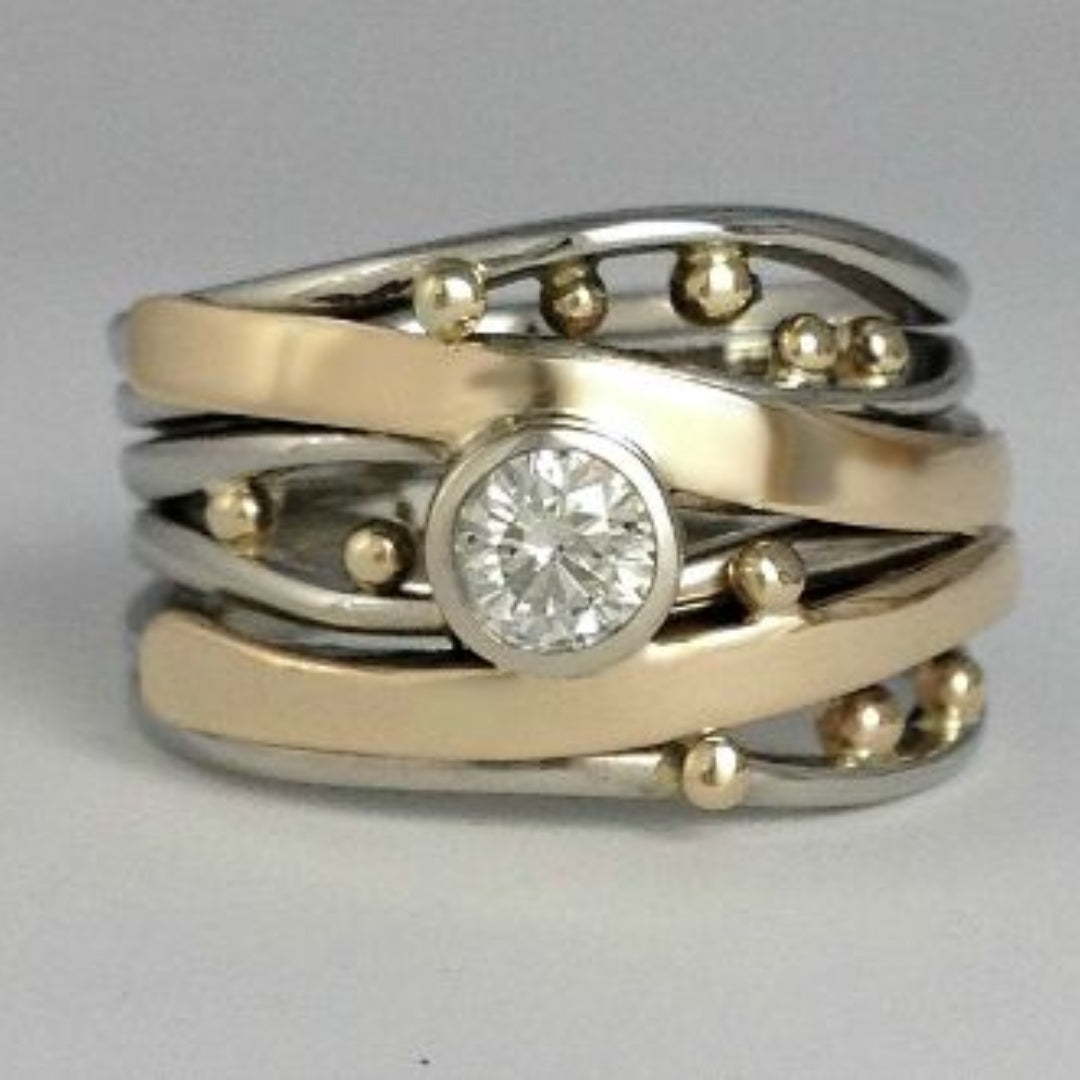 Vintage gold ring with zirconium inlay