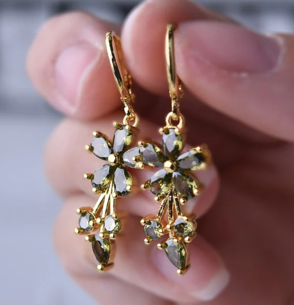 18-carat gold-plated Gingko Biloba half-leaf earrings