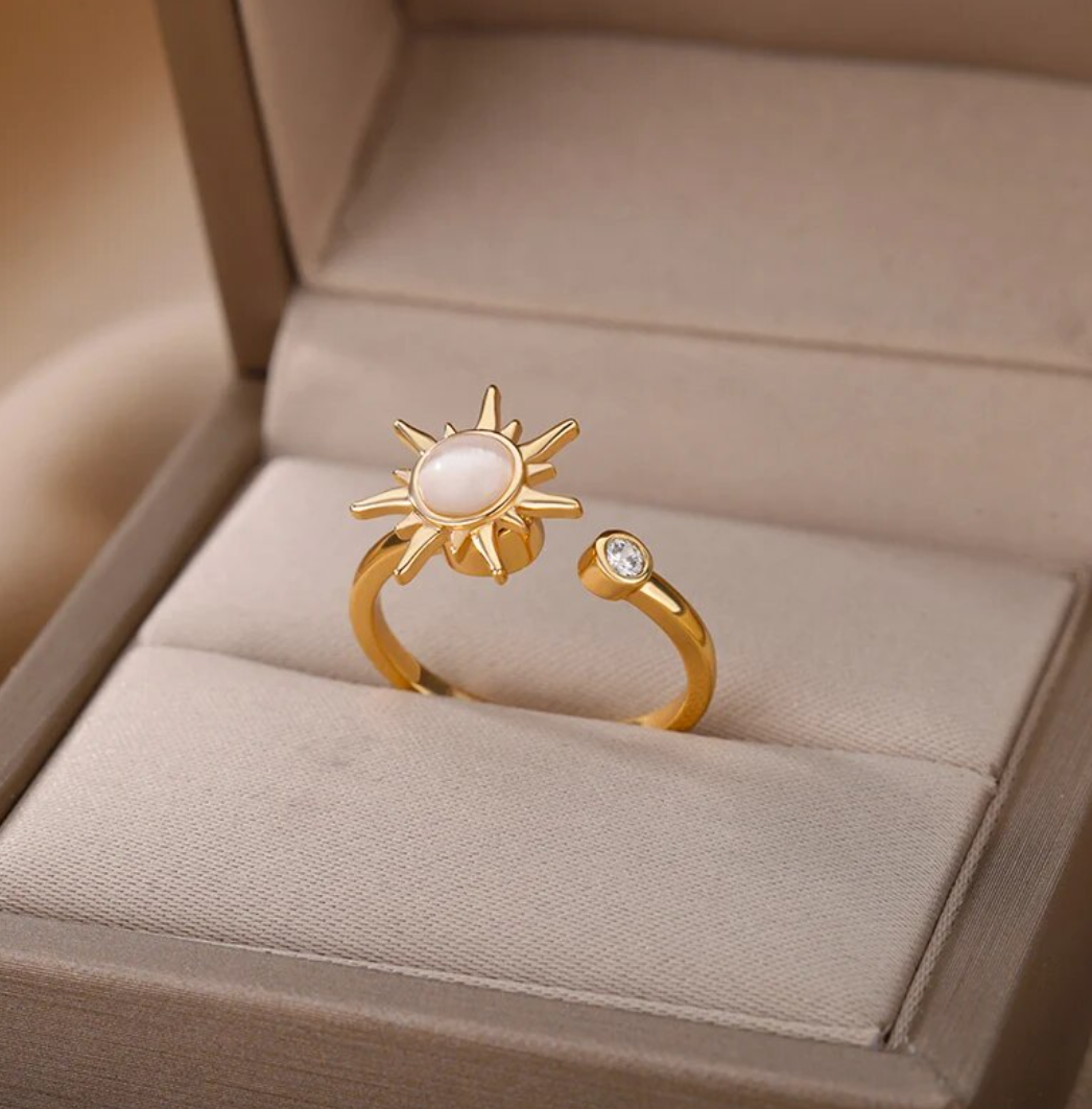 18-carat gold-plated moonstone ring