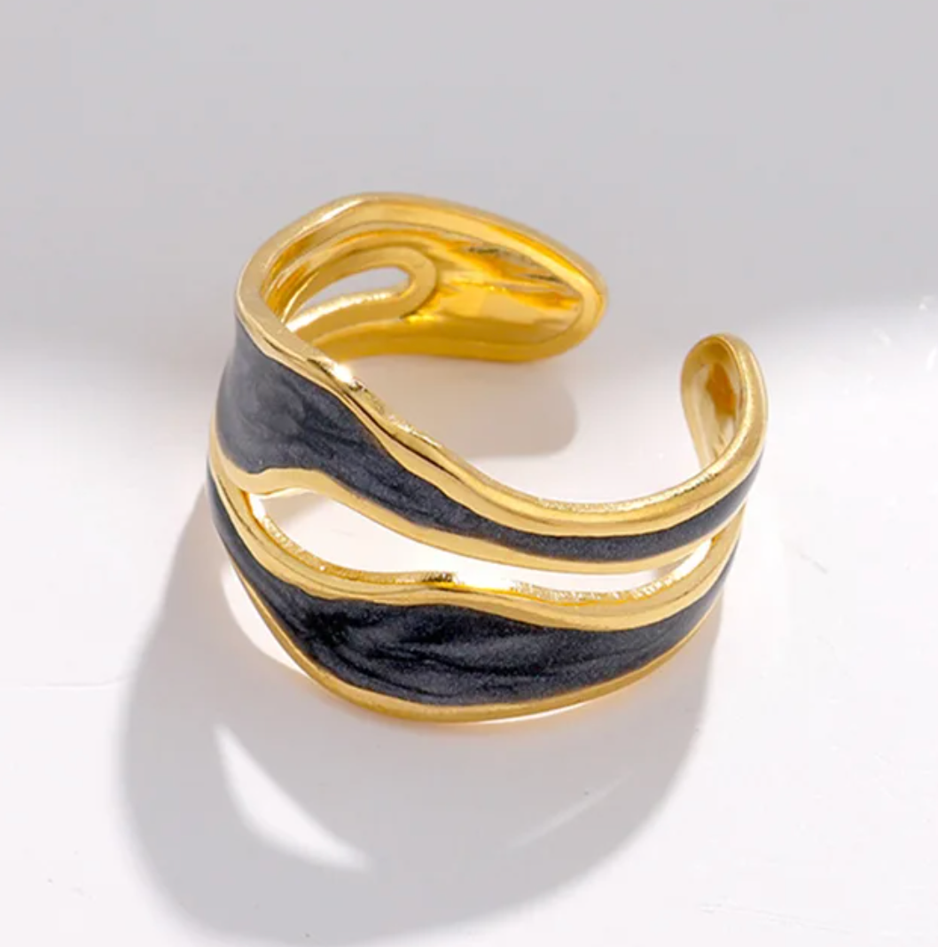 18-carat gold-plated antique black ceramic ring