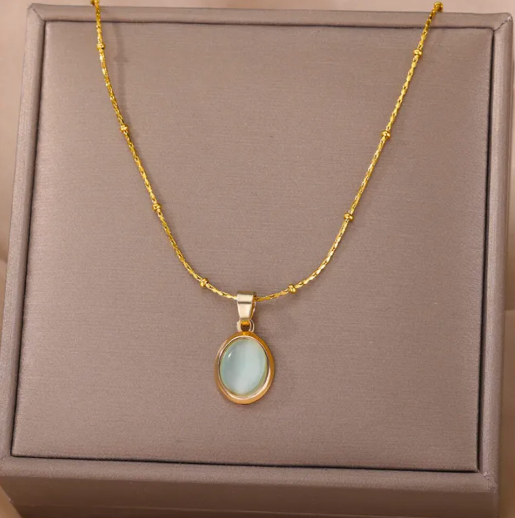 18-carat gold-plated Quartz-style necklace