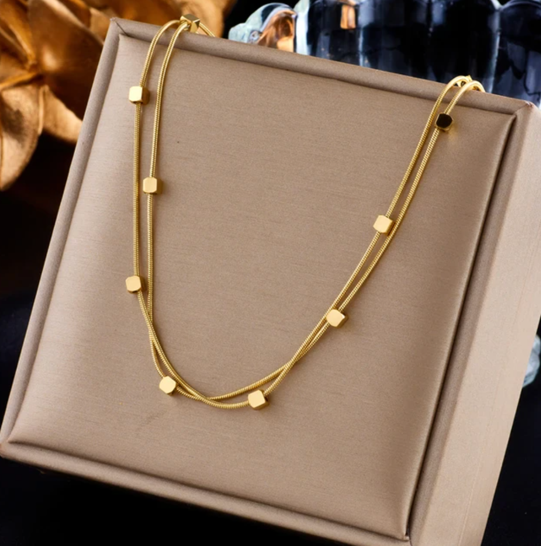 18-carat gold-plated necklace with small squares