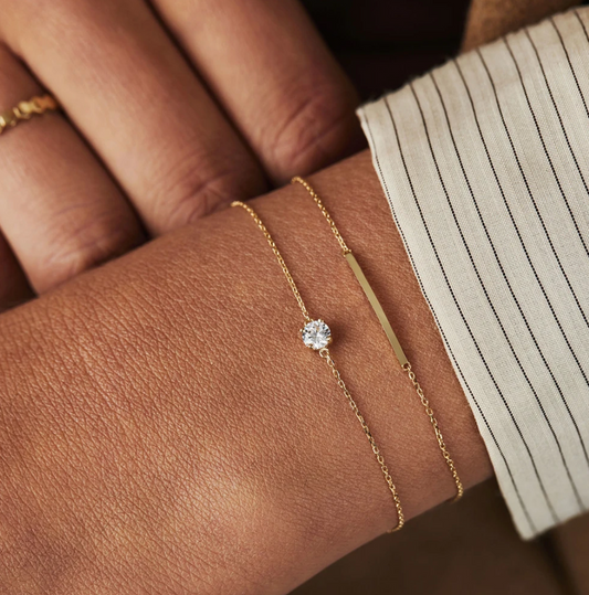 Fine classic 18-carat gold-plated bracelet with central brilliant-sized rhinestone