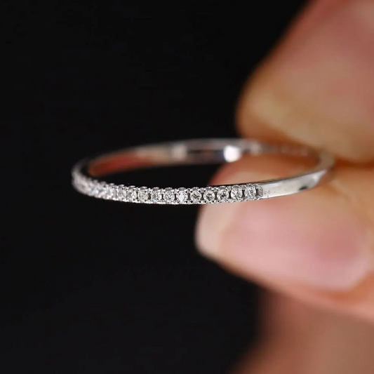 Adjustable 925 silver ring with beautiful cubic zirconia stones