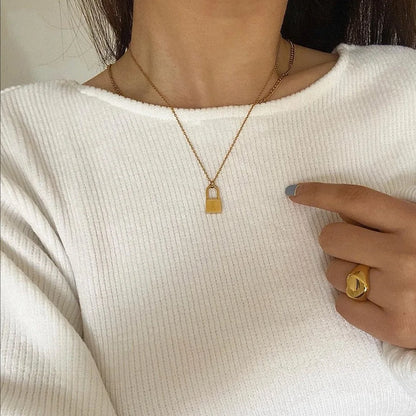 18-carat gold-plated original initial necklace with padlock