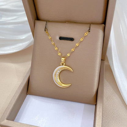 Lunar golden necklace