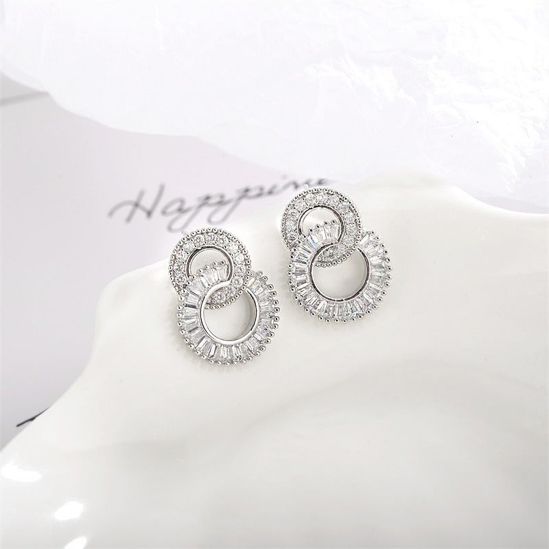 Elise interlocking circle earrings