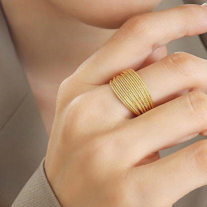 Vera golden open ring