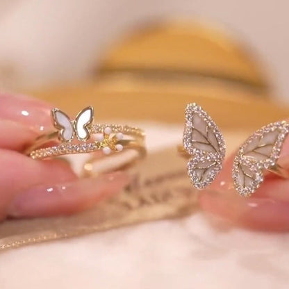 Twin rings with dreamy elegant design