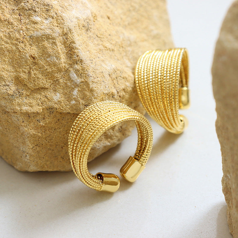 Vera golden open ring