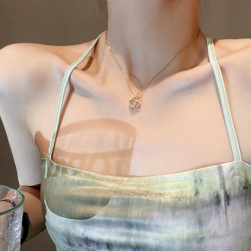 Anne-Marie golden round crystal necklace