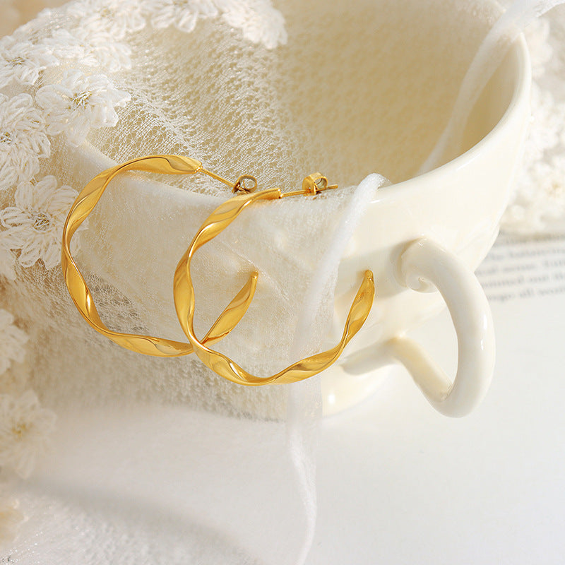 Iris golden earrings