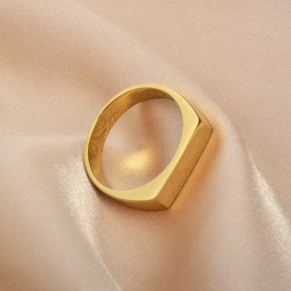 Regalia golden pearl bracelet