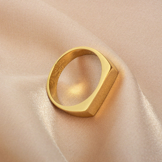Regalia golden pearl bracelet