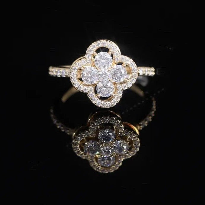 Clover spinner ring with zircons