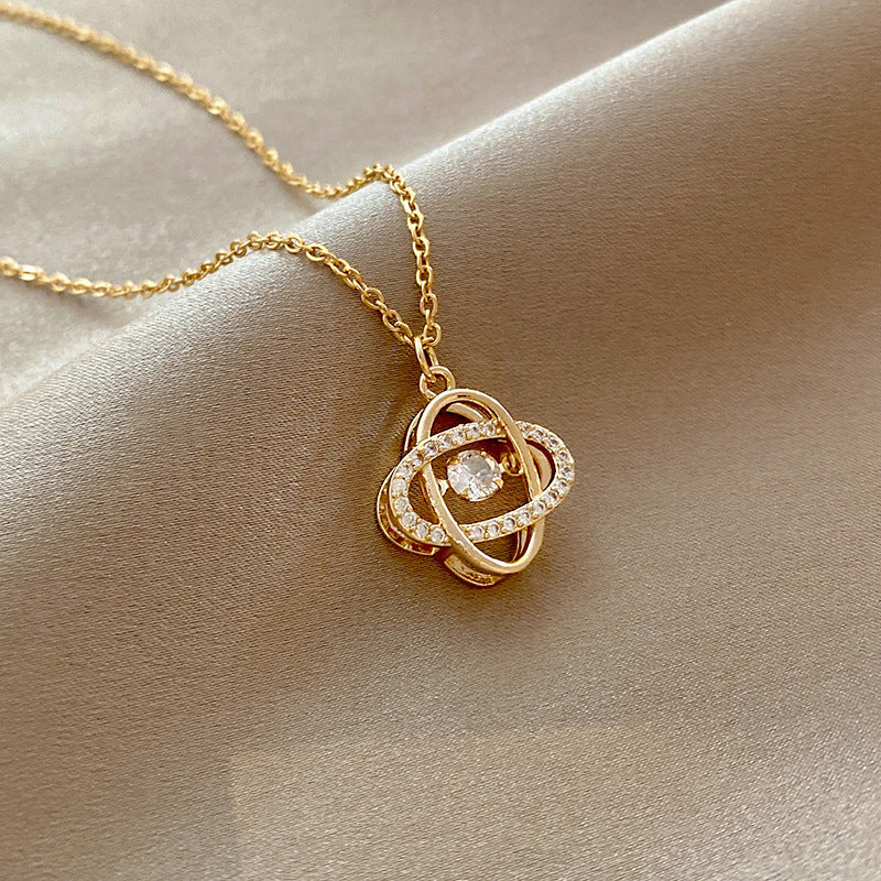 Anne-Marie golden round crystal necklace