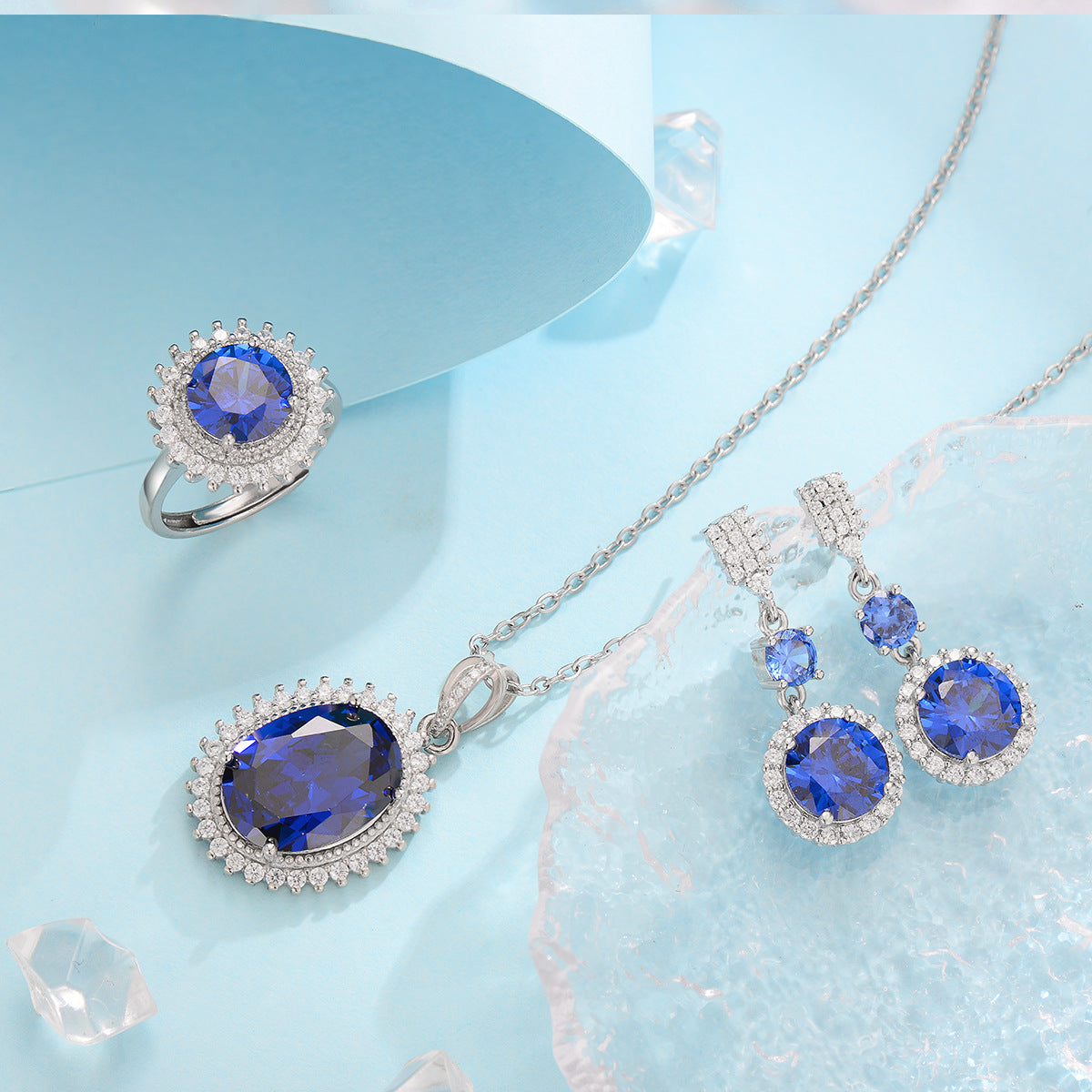 Classic Oval Sapphire Necklace | Gold