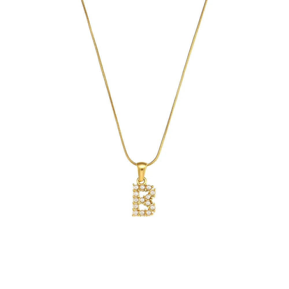 18-carat gold-plated initial necklace with precious pearls and small natural pearls