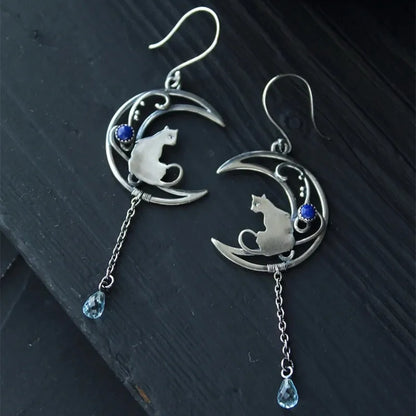 Moonlight Cat Earrings – Vintage Crescent Design with Lapis Lazuli Stone