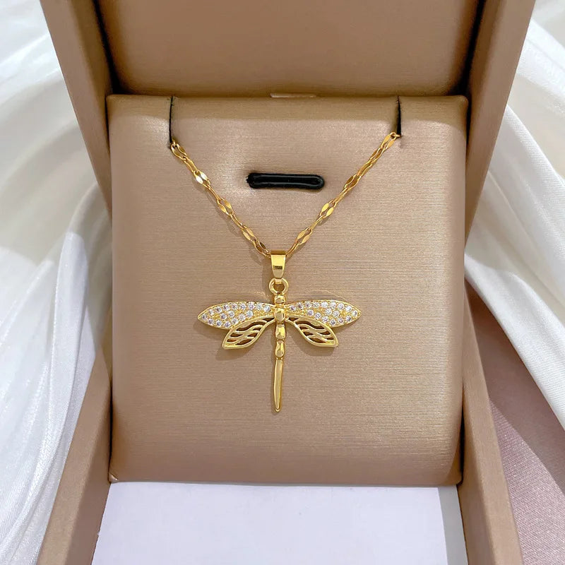 Dragonfly Crystal Necklace – Symbol of Transformation and Beauty