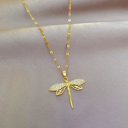 Dragonfly Crystal Necklace – Symbol of Transformation and Beauty