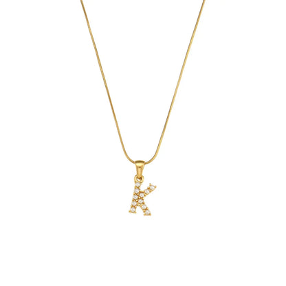 18-carat gold-plated initial necklace with precious pearls and small natural pearls