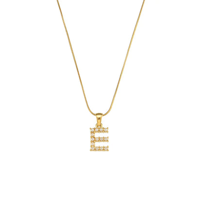 18-carat gold-plated initial necklace with precious pearls and small natural pearls